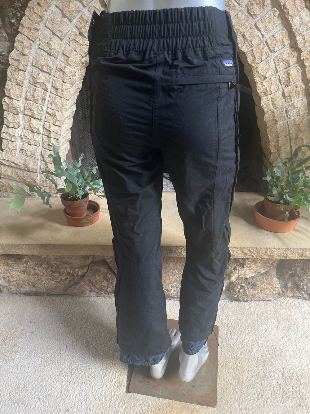 Vintage Patagonia Black Ski Snow Pants Women's Size 28 REG